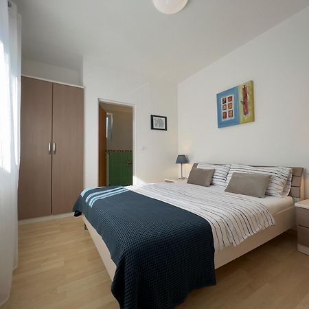 Stay In The Heart Of Porec - 50M To The Beach Екстериор снимка